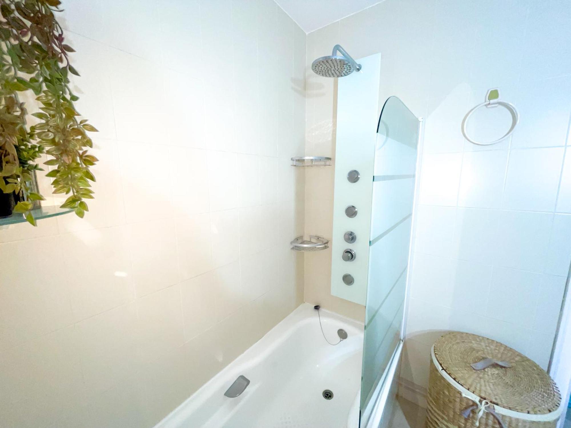 אסטפונה Modern Apartment With Terrace - 2 Min From The Beach מראה חיצוני תמונה