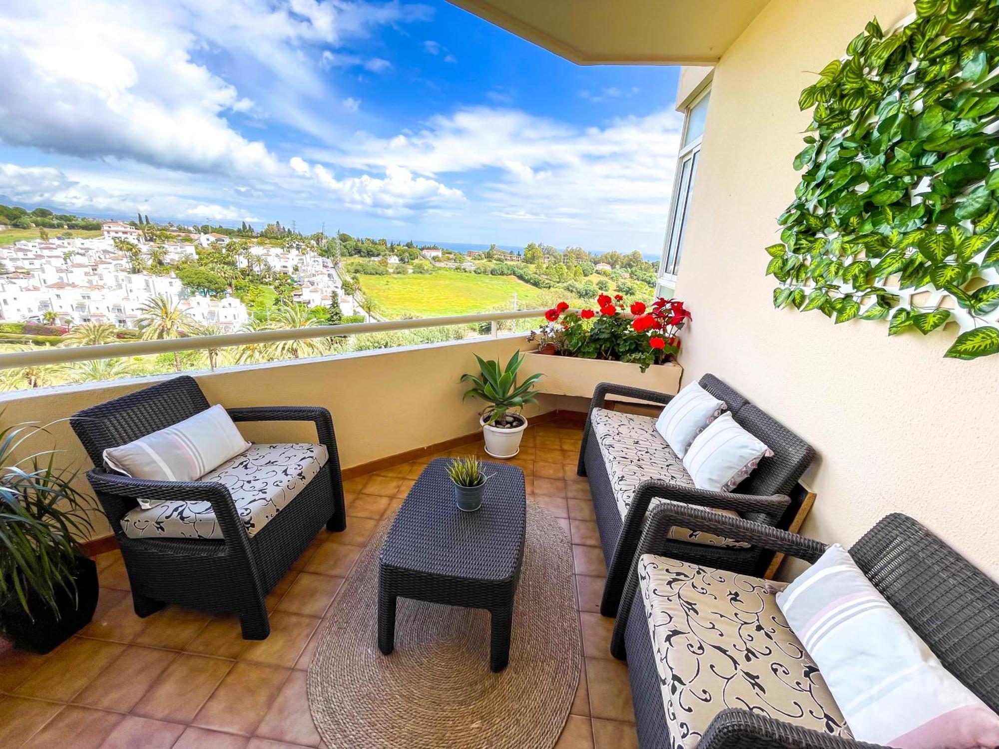 אסטפונה Modern Apartment With Terrace - 2 Min From The Beach מראה חיצוני תמונה